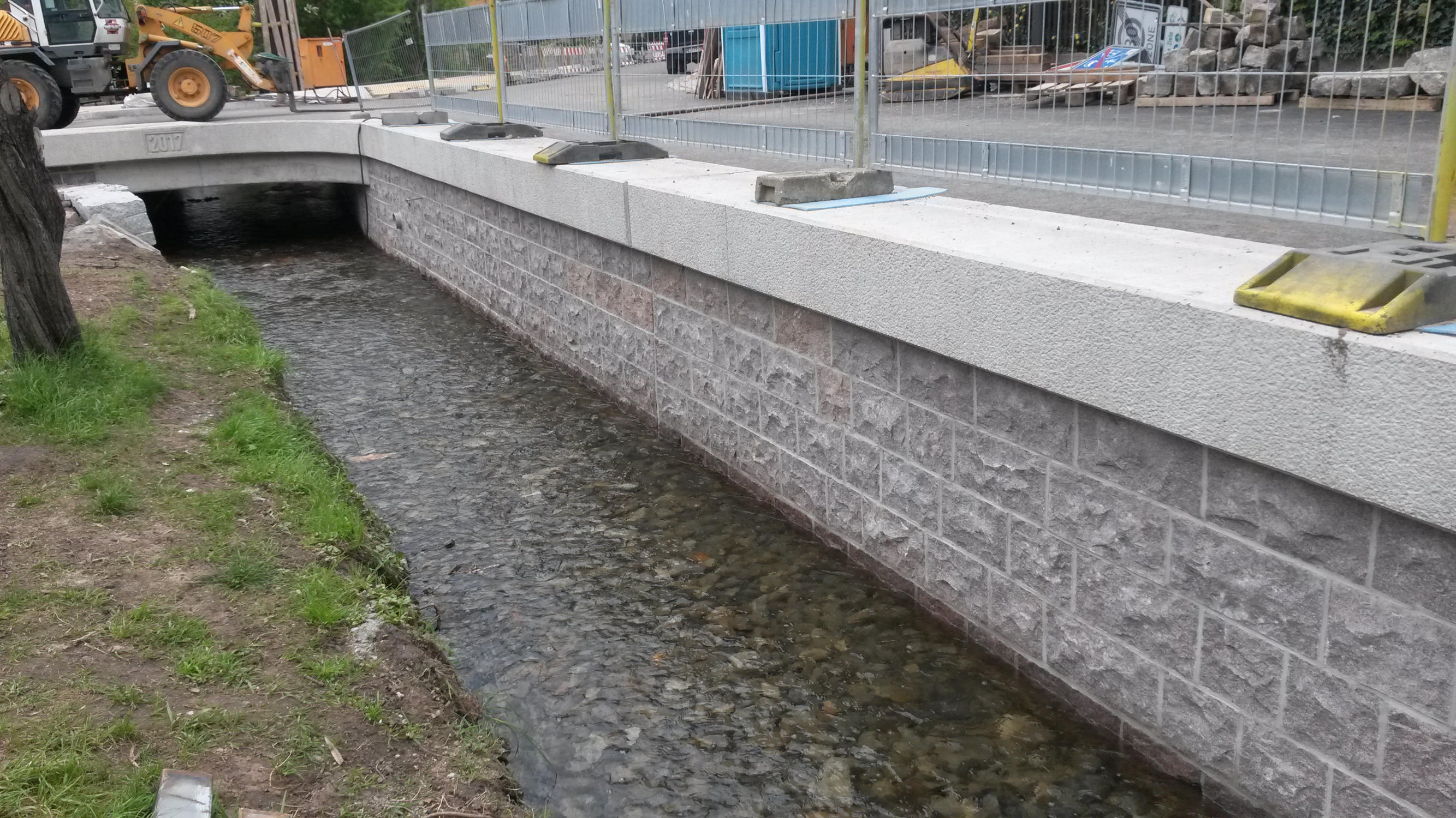 Natursteinverblendung in Volkersdorf fertig